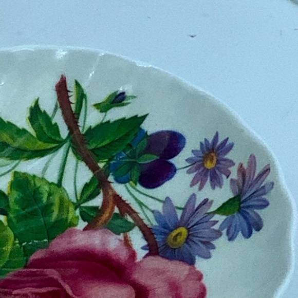 Royal Stafford England for Victoria Secret Shell Bon Bon Dish - Picture 3 of 8